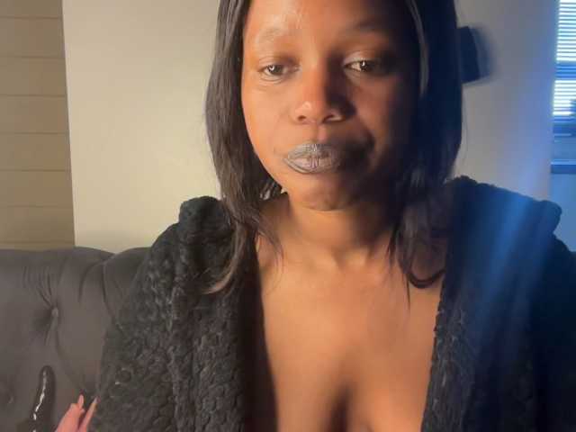 SexyBaddie live cam on BongaCams