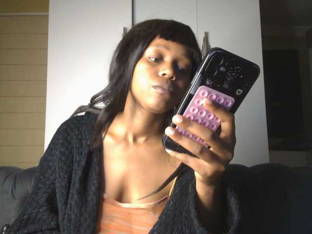 SexyBaddie live cam on BongaCams