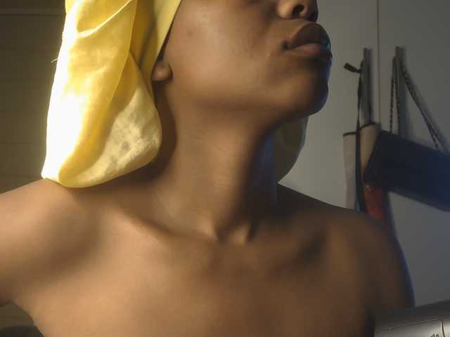 SexyBaddie live cam on BongaCams