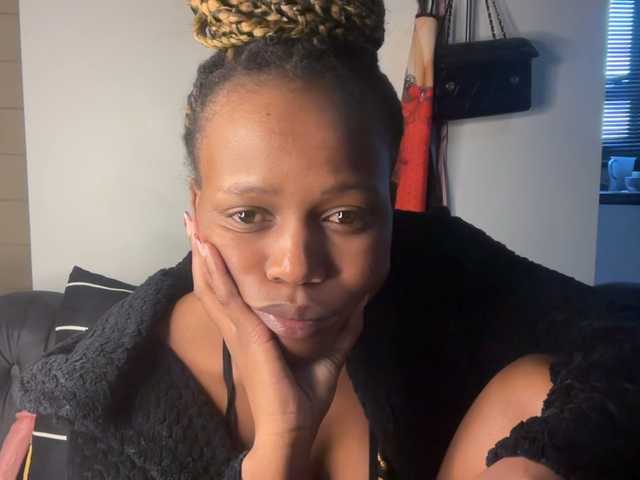SexyBaddie live cam on BongaCams