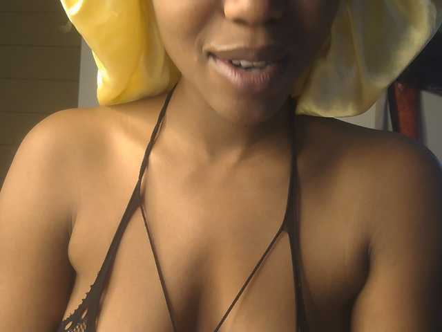 SexyBaddie live cam on BongaCams