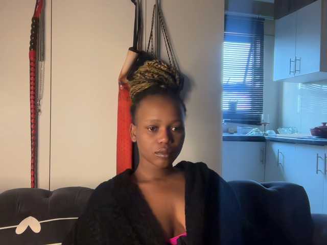 SexyBaddie live cam on BongaCams