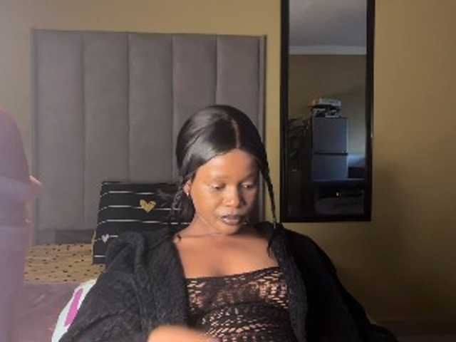 SexyBaddie live cam on BongaCams