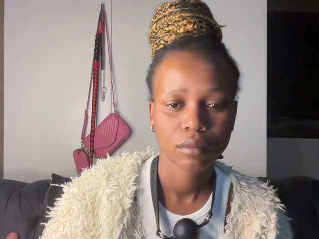 SexyBaddie live cam on BongaCams