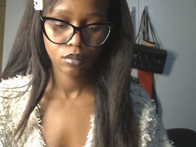 SexyBaddie live cam on BongaCams
