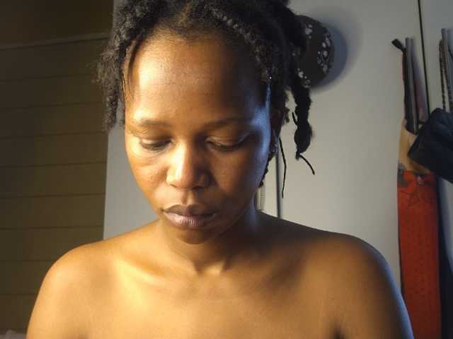 SexyBaddie live cam on BongaCams