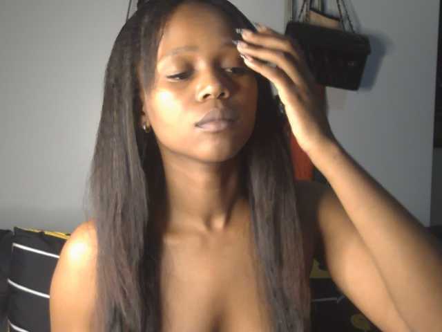 SexyBaddie live cam on BongaCams