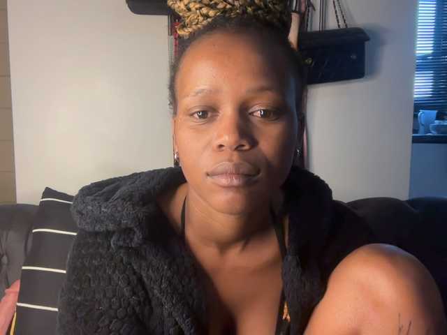 SexyBaddie live cam on BongaCams