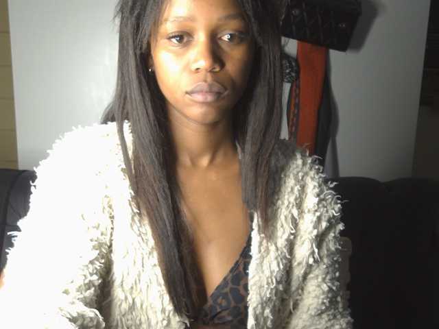 SexyBaddie live cam on BongaCams