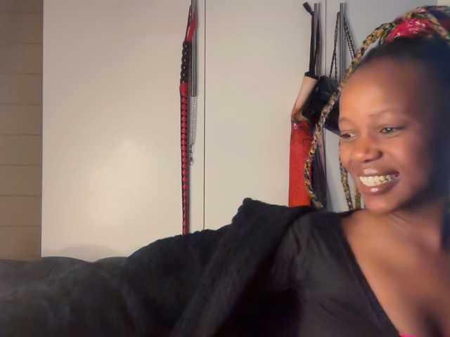 SexyBaddie live cam on BongaCams