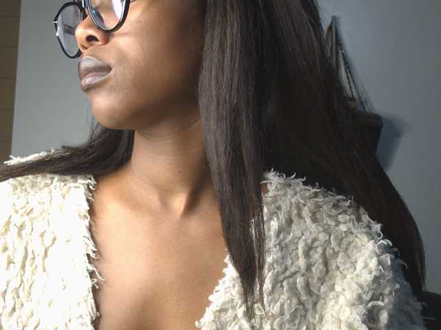 SexyBaddie live cam on BongaCams