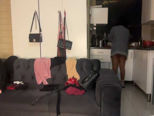 SexyBaddie live cam on BongaCams