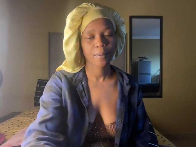 SexyBaddie live cam on BongaCams