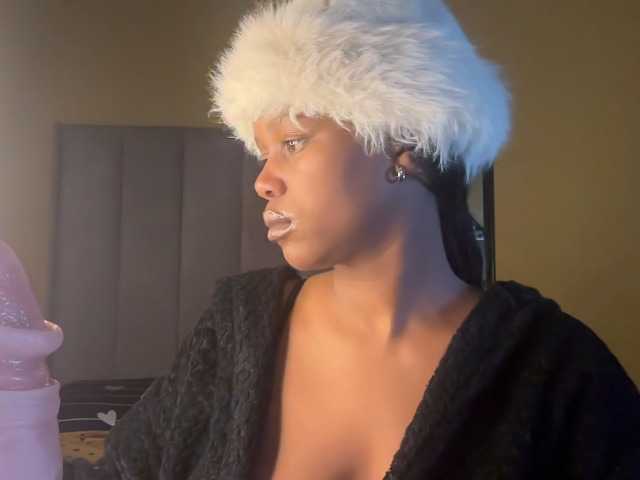 SexyBaddie live cam on BongaCams