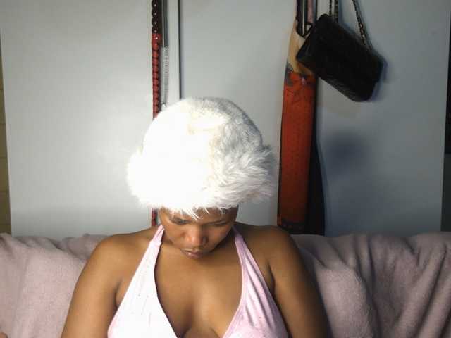 SexyBaddie live cam on BongaCams
