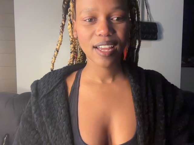 SexyBaddie live cam on BongaCams