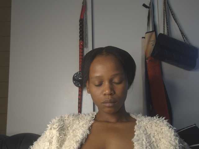 SexyBaddie live cam on BongaCams