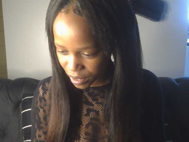 SexyBaddie live cam on BongaCams