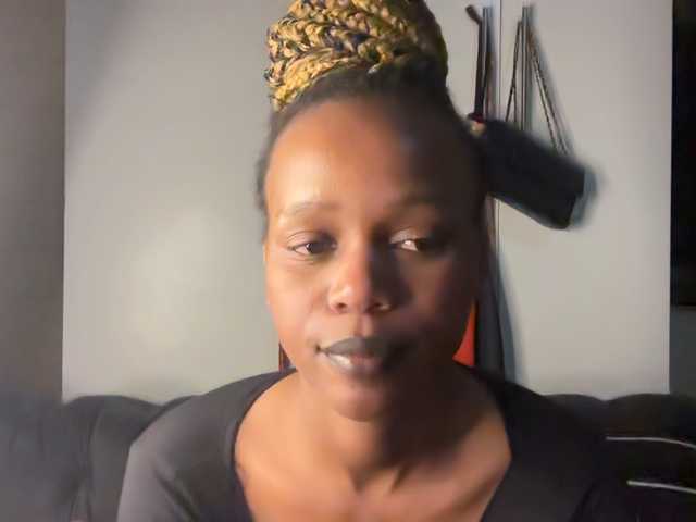 SexyBaddie live cam on BongaCams