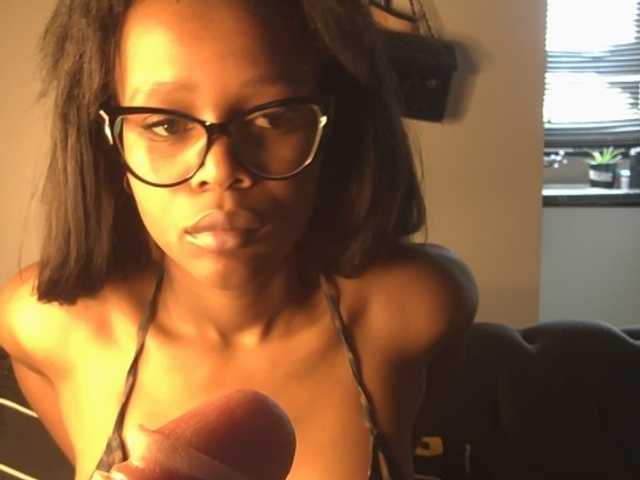 SexyBaddie live cam on BongaCams