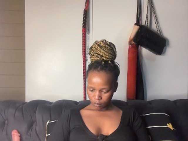 SexyBaddie live cam on BongaCams