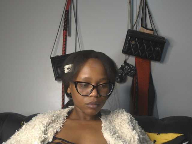 SexyBaddie live cam on BongaCams