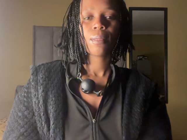 SexyBaddie live cam on BongaCams