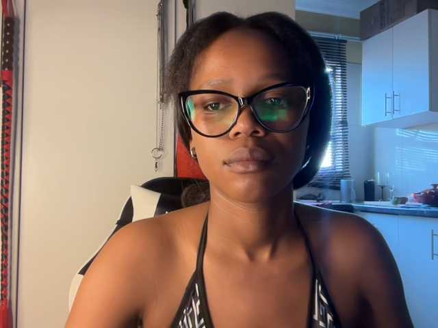 SexyBaddie live cam on BongaCams