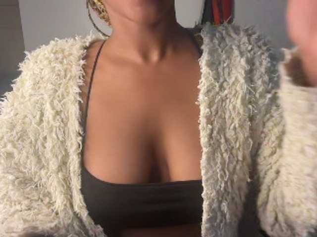 SexyBaddie live cam on BongaCams