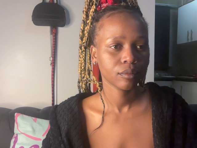 SexyBaddie live cam on BongaCams