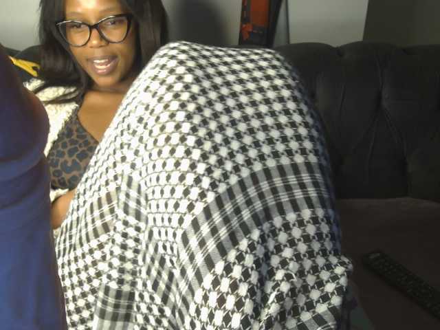 SexyBaddie live cam on BongaCams