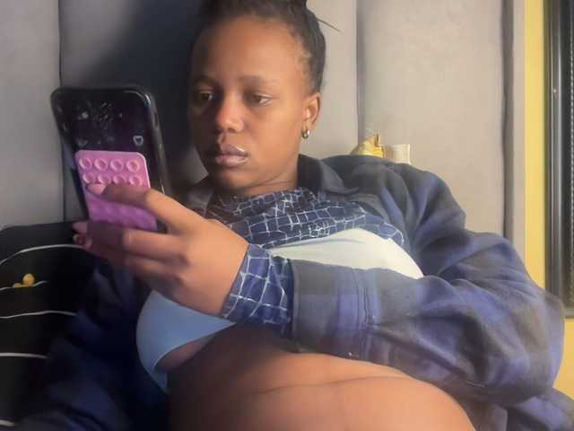 SexyBaddie live cam on BongaCams