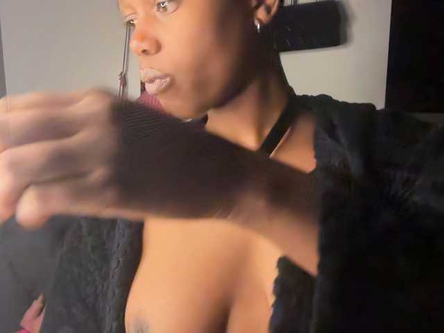 SexyBaddie live cam on BongaCams