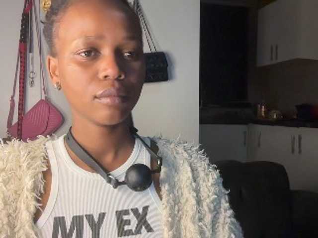 SexyBaddie live cam on BongaCams