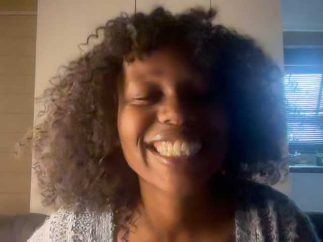 SexyBaddie's BongaCams show and profile