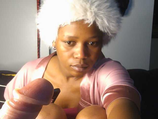 SexyBaddie live cam on BongaCams