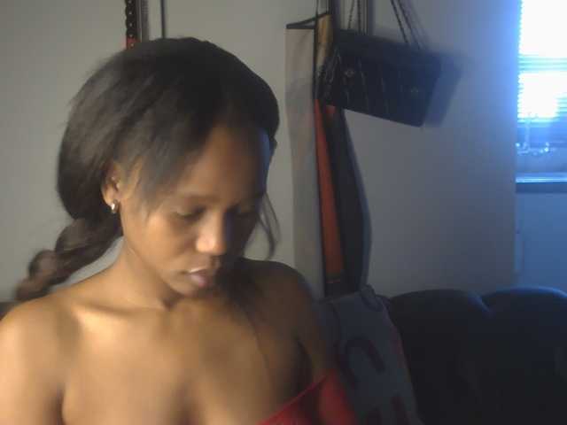 SexyBaddie live cam on BongaCams