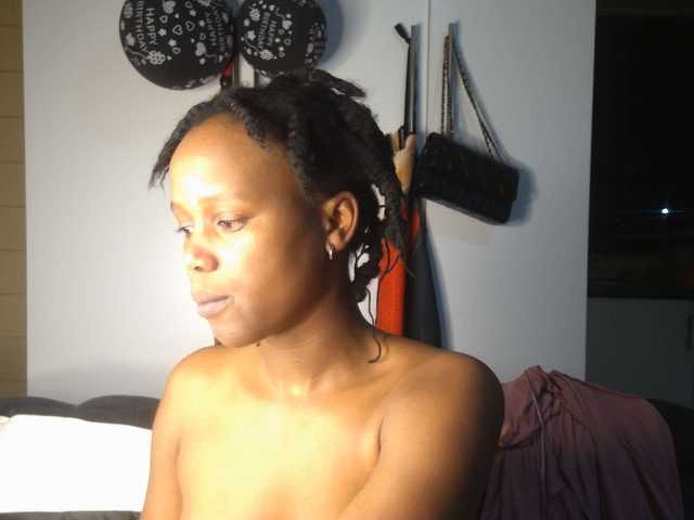 SexyBaddie live cam on BongaCams