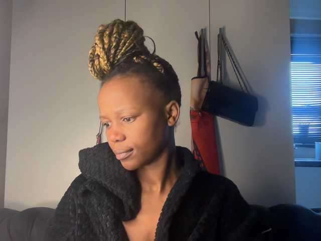 SexyBaddie live cam on BongaCams