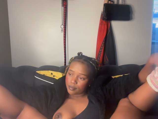 SexyBaddie live cam on BongaCams