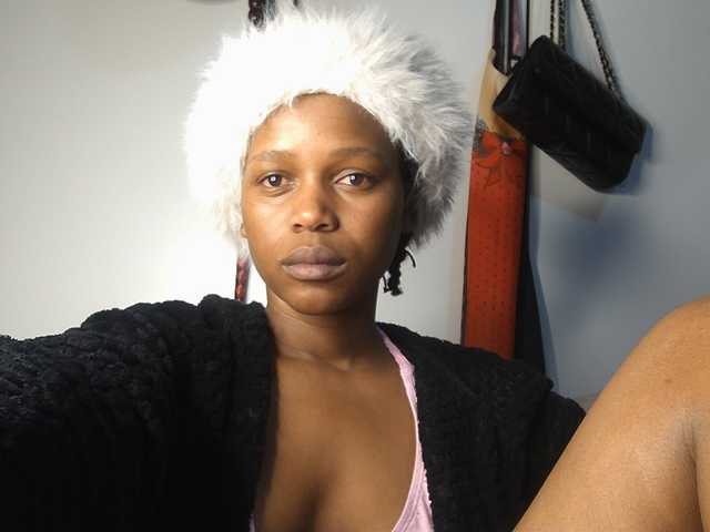 SexyBaddie live cam on BongaCams