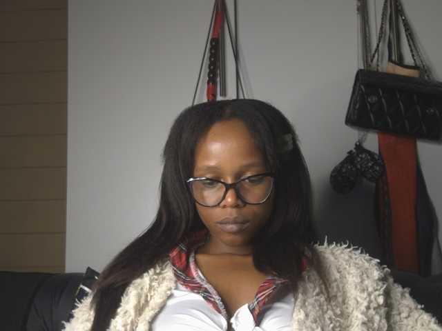 SexyBaddie live cam on BongaCams