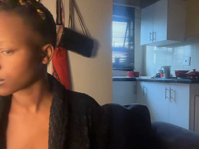 SexyBaddie live cam on BongaCams