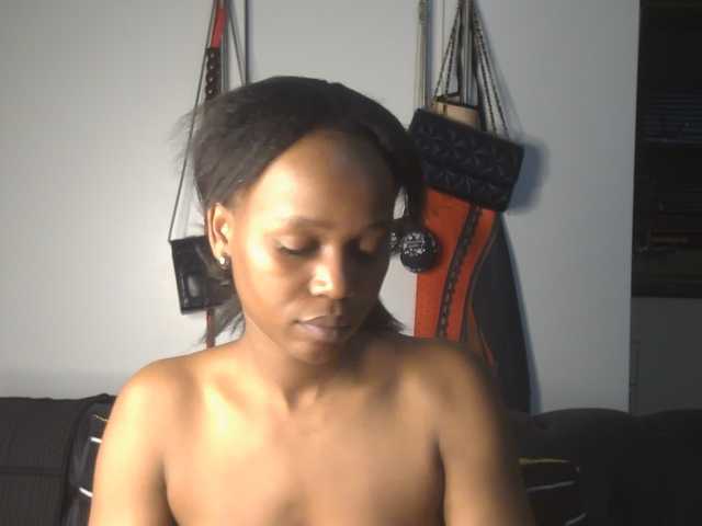 SexyBaddie live cam on BongaCams
