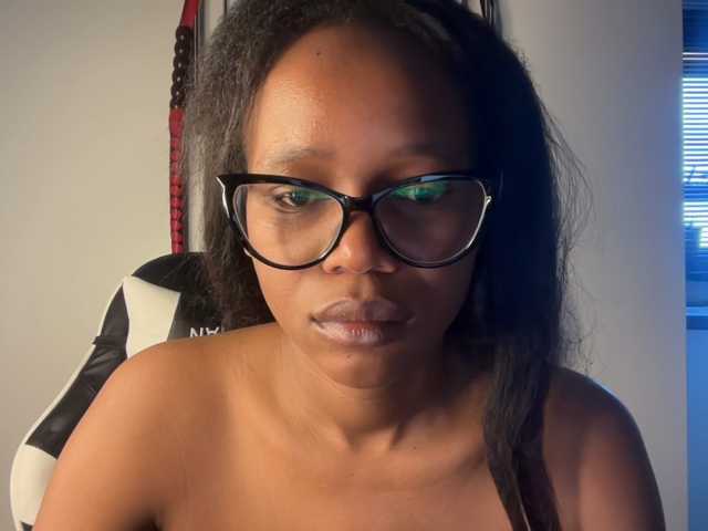 SexyBaddie live cam on BongaCams