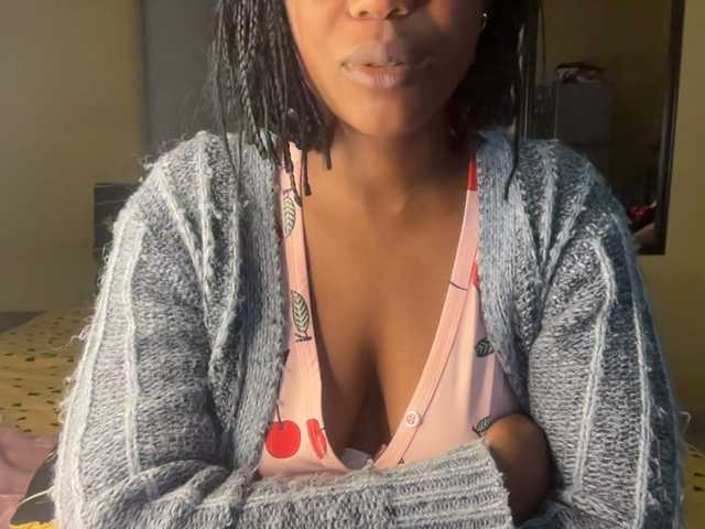 SexyBaddie live cam on BongaCams