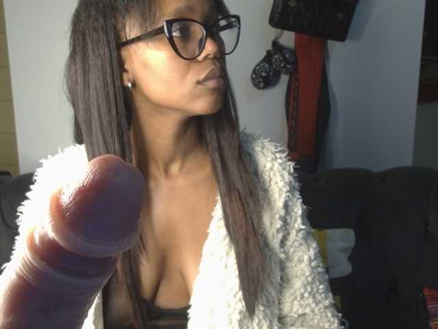 SexyBaddie live cam on BongaCams