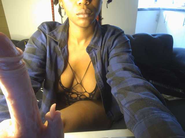 SexyBaddie live cam on BongaCams