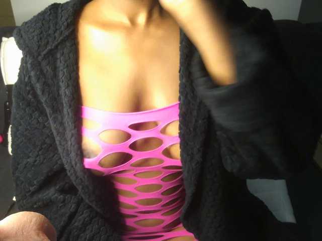 SexyBaddie live cam on BongaCams