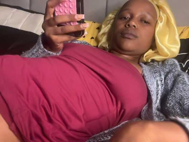 SexyBaddie's BongaCams show and profile